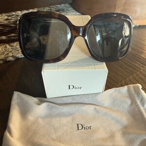 Dior Women's Tortoise Sunglasses frame style ondine